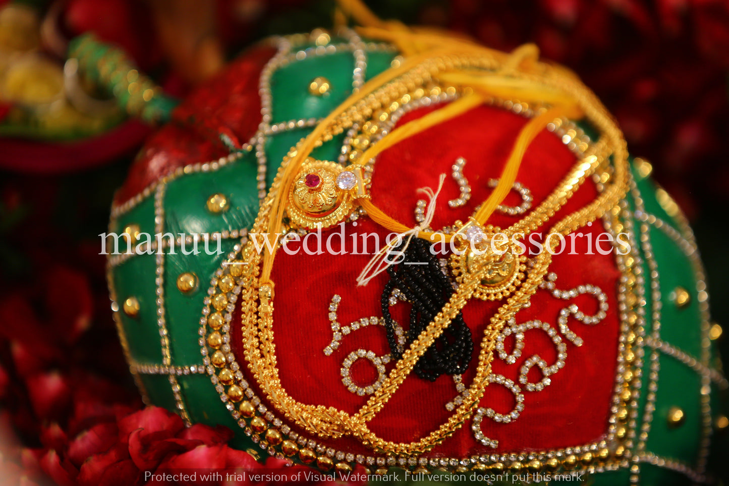 Fresh Kobbari Bondam - Heart Shape  with Bride and Groom Names