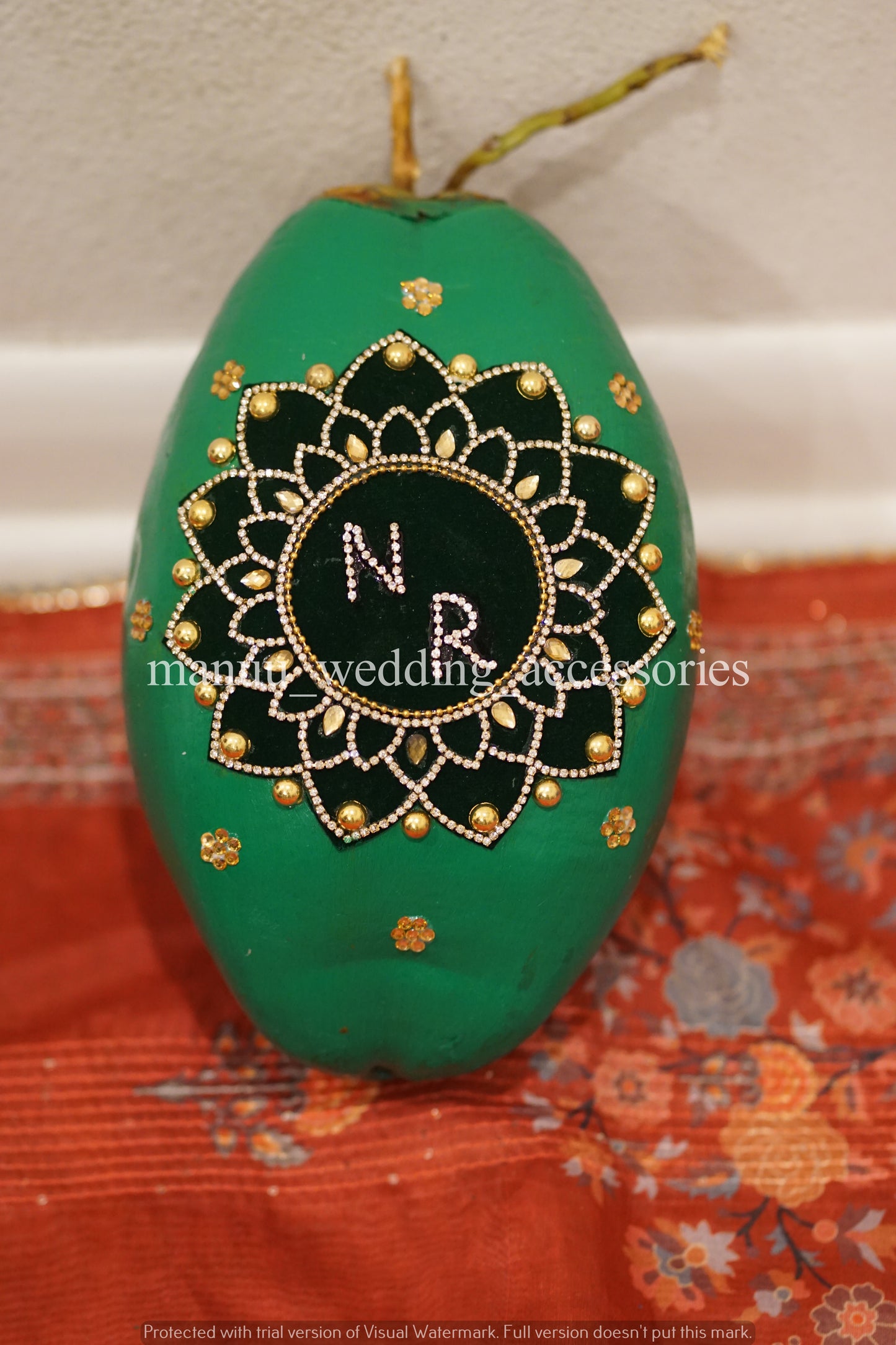 Fresh Kobbari Bondam - Flower design with Names