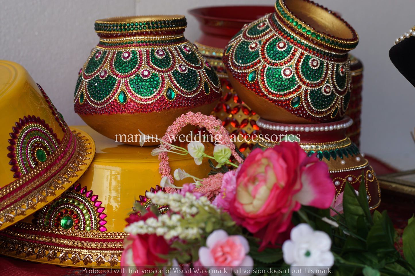 Garika Muntha - Decorated clay pot - Multi Color